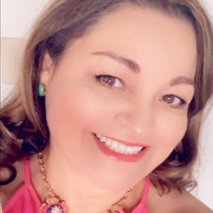 Meet your Posher, Yolanda